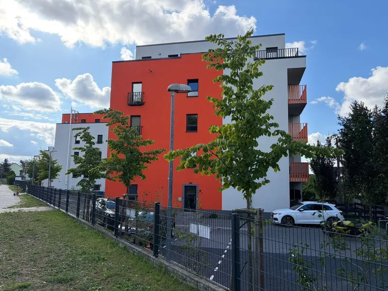 Sonnige 4-Zimmer Wohnung mit 2 Balkonen, Fussbodenheizung, Klimaanlage in Berlin Biesdorf, A15/16 — photo 1